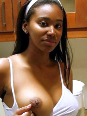 Amateur black hottie show off her perfect juicy tits